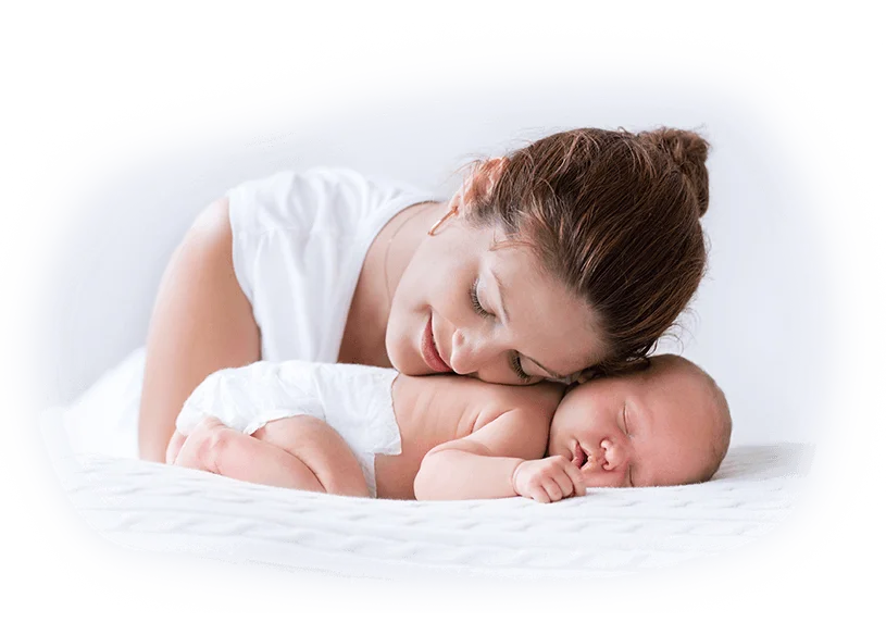 baby and mom_303060878